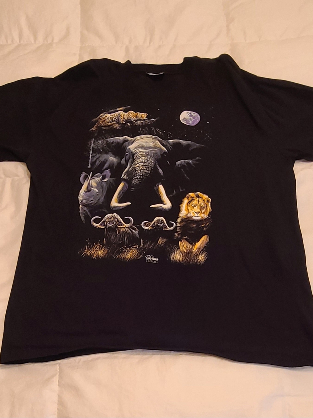 Wildlife Graphic Tee by Peter Stewart. Black XL